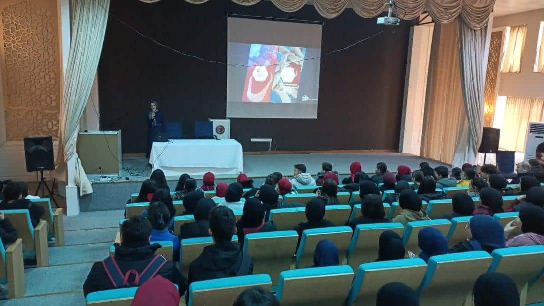 Ortaöğretim öğrencilerine yönelik  Teknofest İl Temsilcisi Fatmanur TİP tarafından bilgilendirme toplantısı düzenledi. 