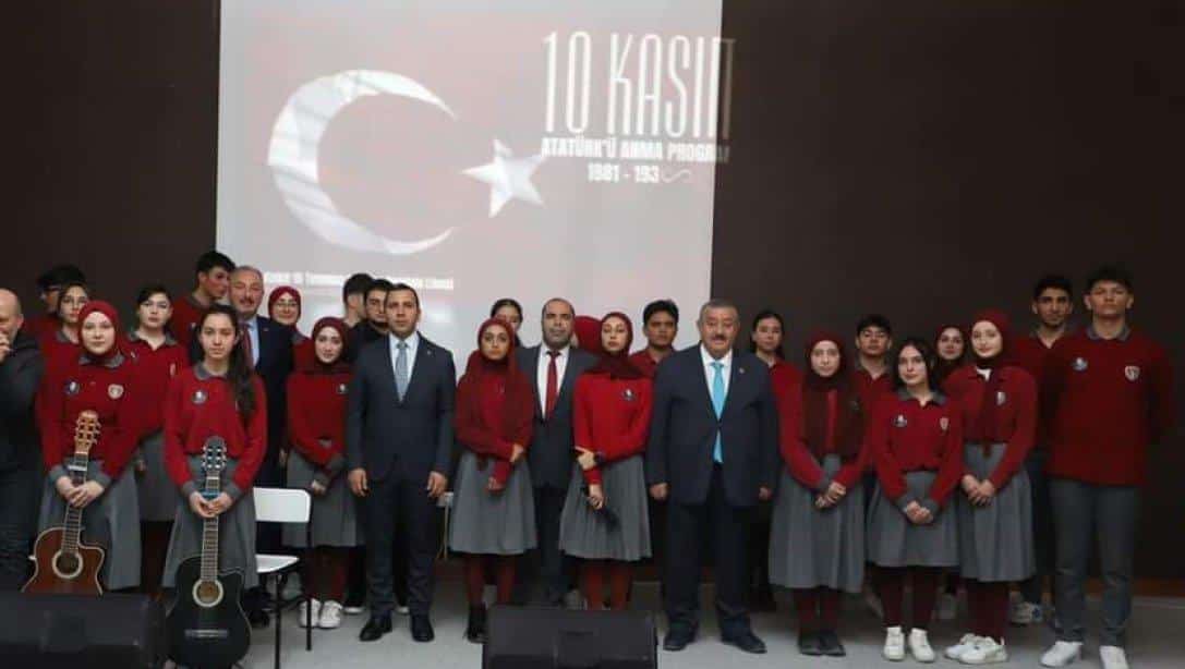 10 Kasım Atatürk'ü Anma Günü Salon Programı İlçemiz Kelkit Abdulhamit Han Anadolu İmam Hatip Lisesi Konferans Salonunda Gerçekleştirildi.